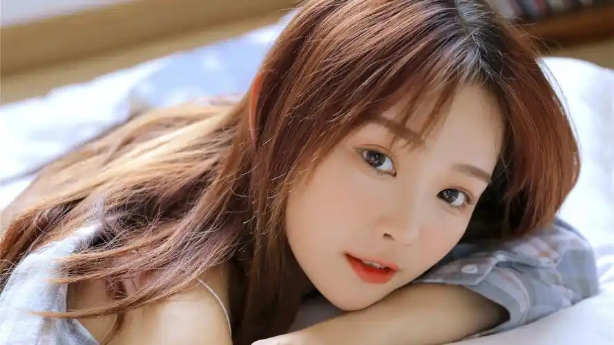 凌晨四点的路口